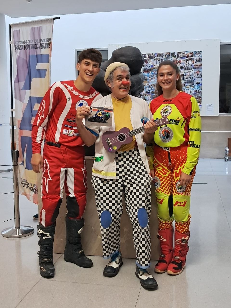 Pilotos y animación de la Mototerapia de 2023